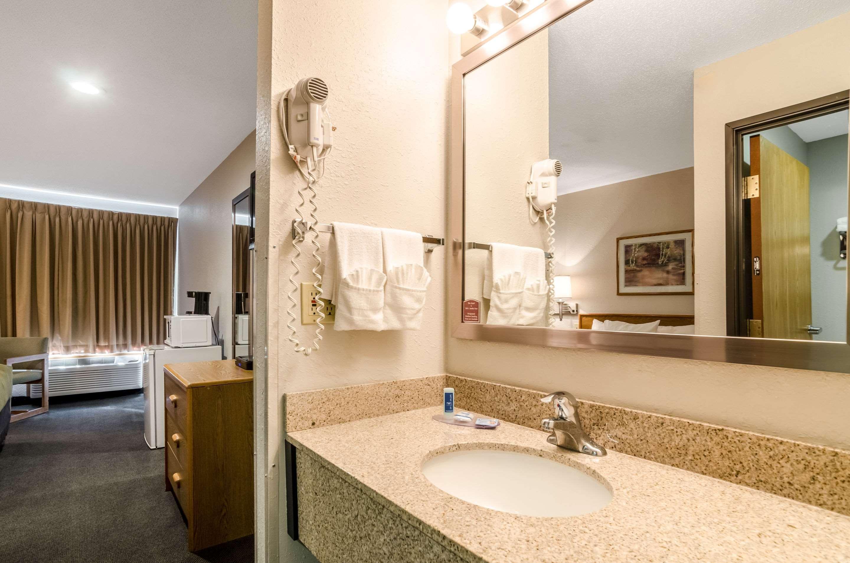 Rodeway Inn Ainsworth Luaran gambar