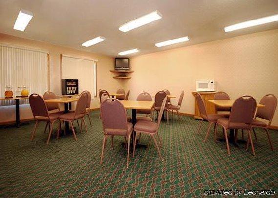 Rodeway Inn Ainsworth Restoran gambar